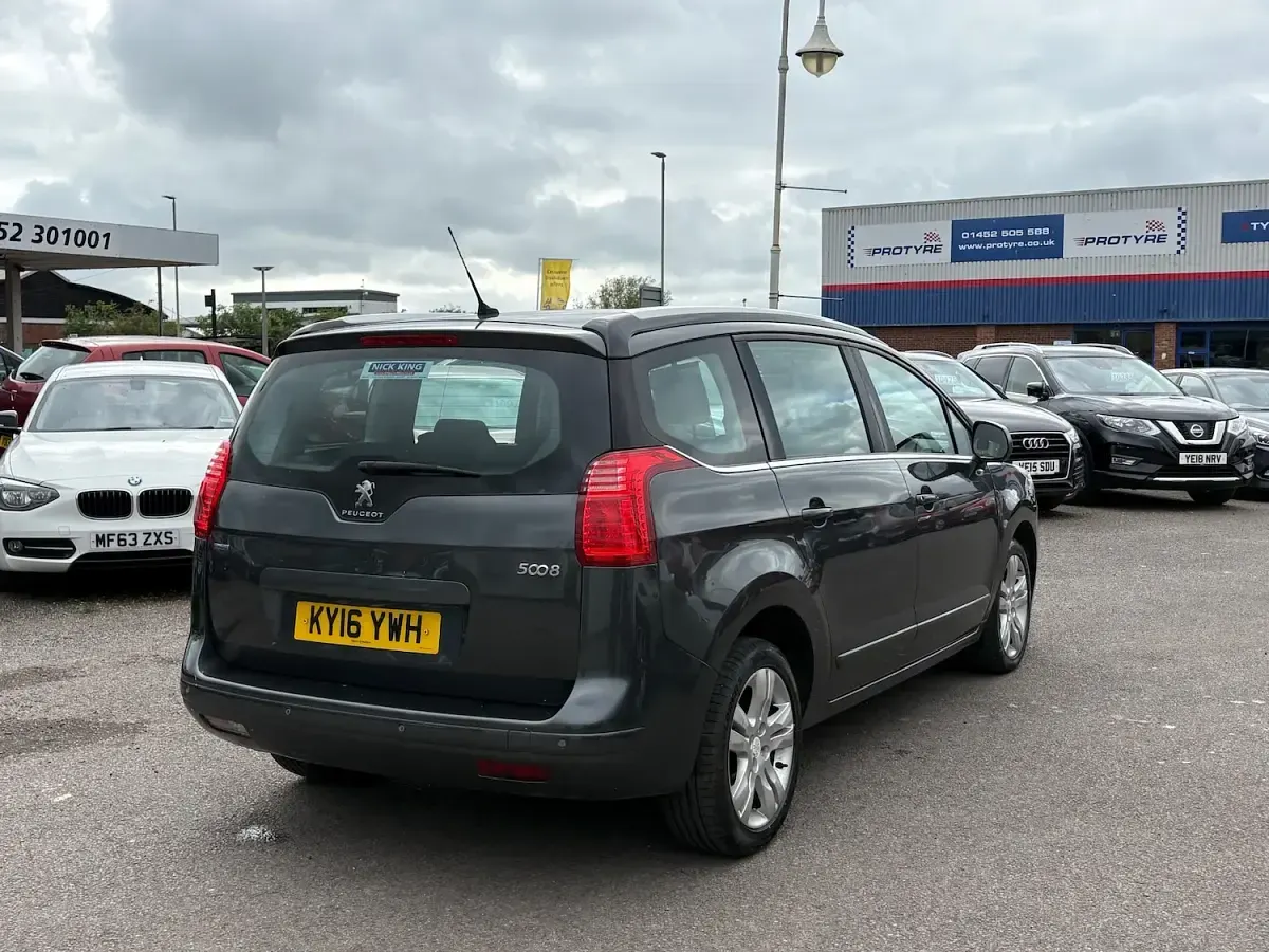 Used Peugeot 5008 Active 120 HP (88 kW) 2016 Hurricane grey MPV