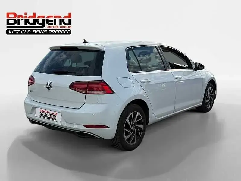 Used VW Golf VII Match 115 HP (84 kW) 2019 White Hatchback