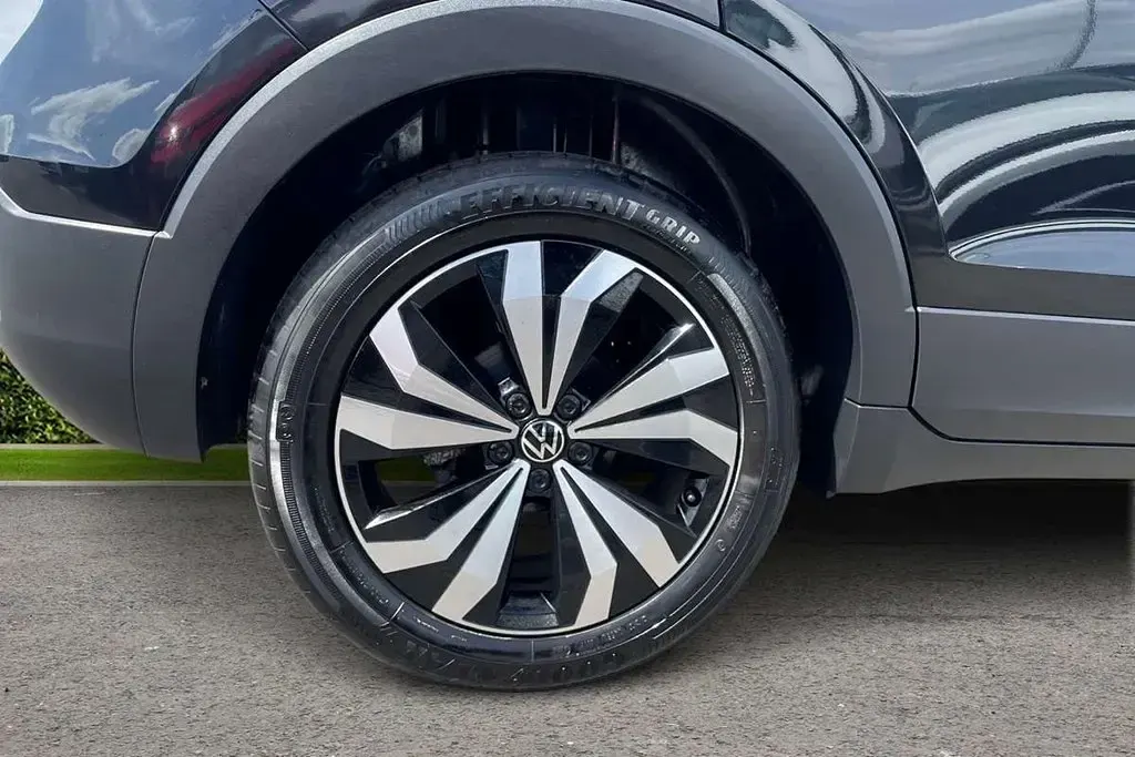Usado VW T-Cross Style 116 HP (85 kW) 2025 Preto SUV