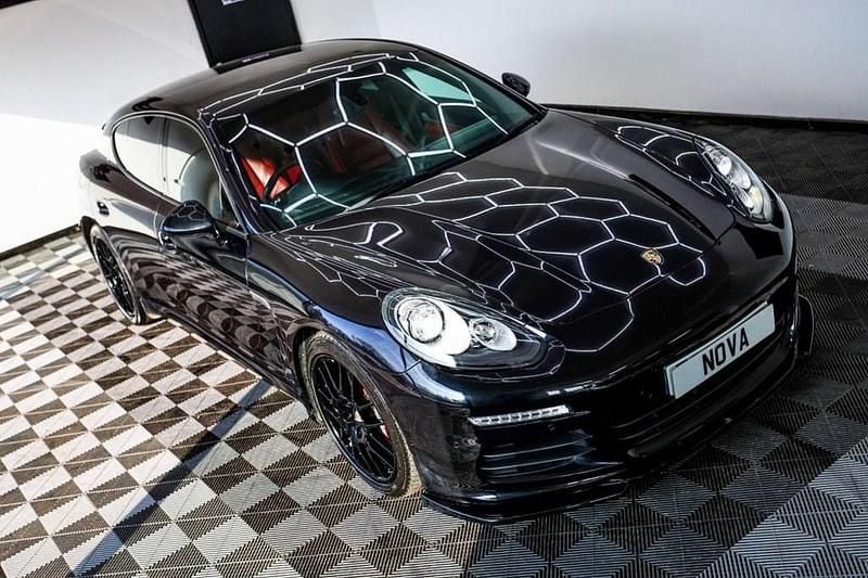 Used Porsche Panamera 300 HP (220 kW) 2014 Black Hatchback