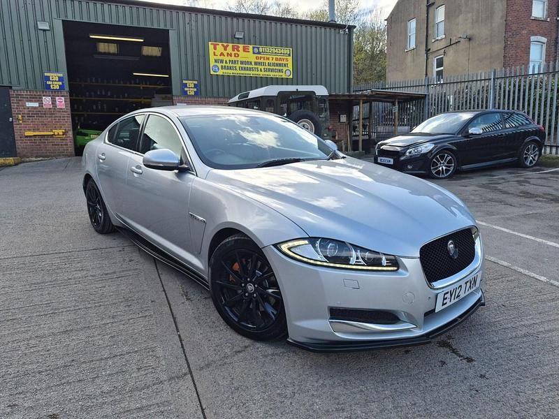 Begagnad Jaguar XF Luxury 2012 Silver Sedan
