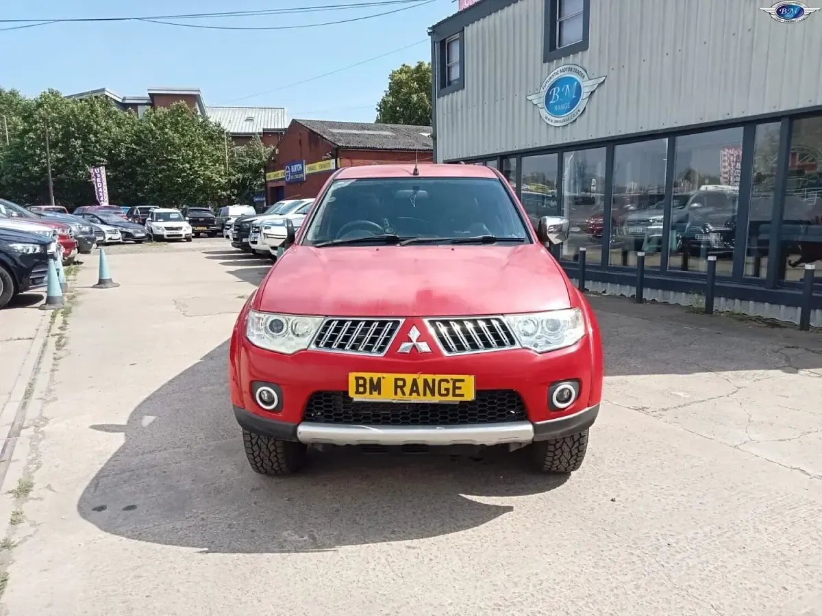 Used Mitsubishi L200 2013 Red Pickup