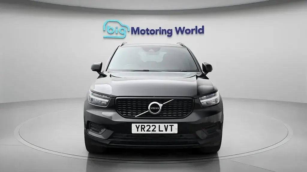 Usado Volvo XC40 Plus 211 CV (155 kW) 2022 Negro SUV