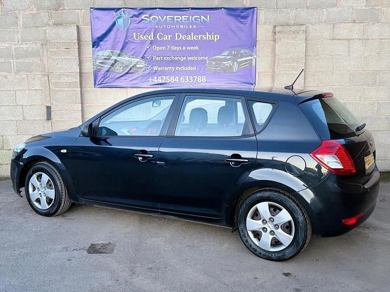 Used Kia Ceed 2010 Black Hatchback