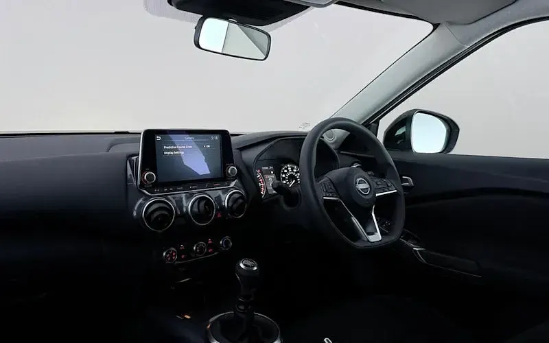 Used Nissan Juke Acenta 114 HP (83 kW) 2023 White SUV