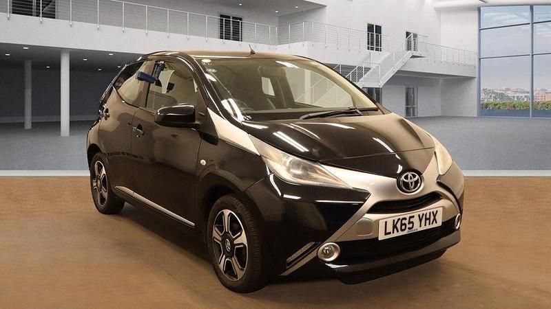 Black Used 2015 Toyota Aygo X-clusiv Hatchback | £5,999 (Good price) - Image 1/4