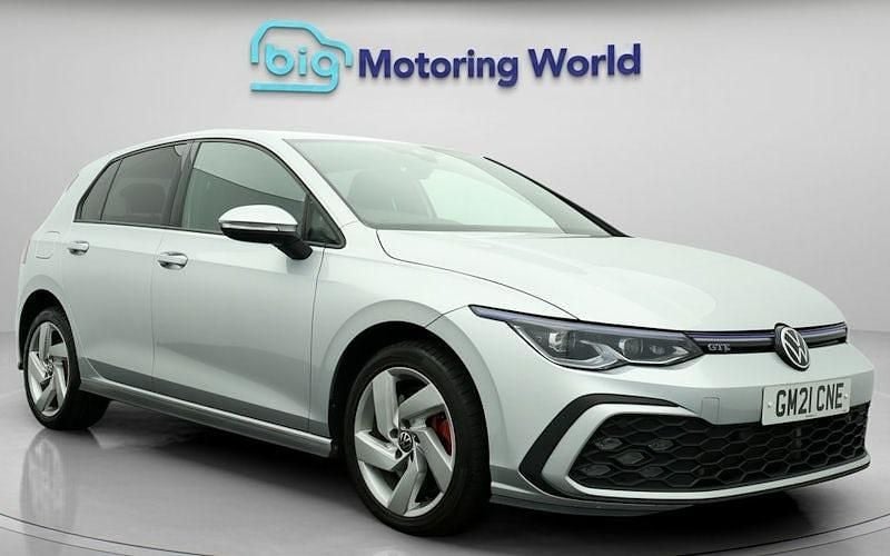 Used 2024 VW Golf VIII GTE Hatchback | £19,650 (Good price) - Image 1/4