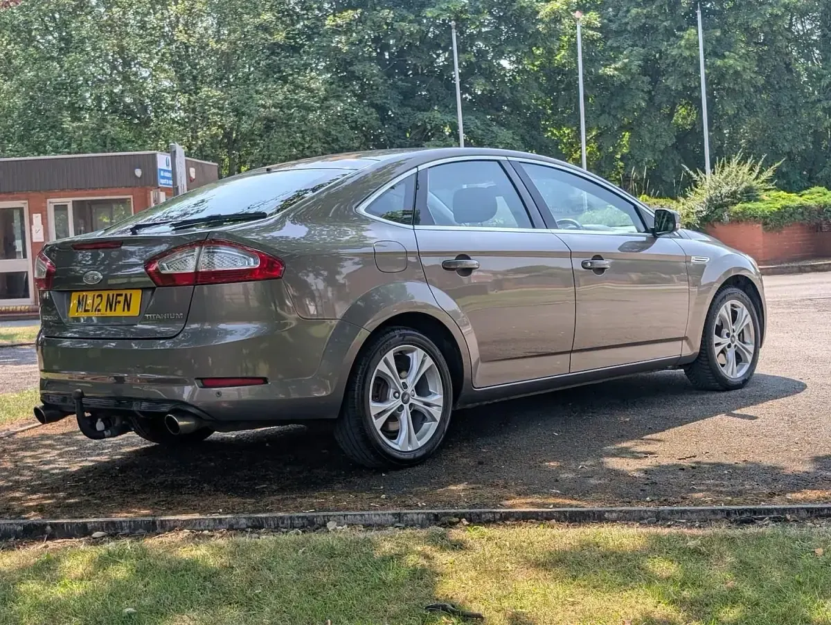 Used Ford Mondeo Titanium 200 HP (147 kW) 2012 Brown Hatchback