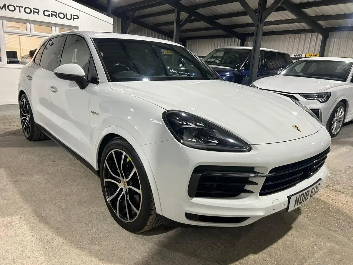 Used Porsche Cayenne E-Hybrid 2018 White SUV