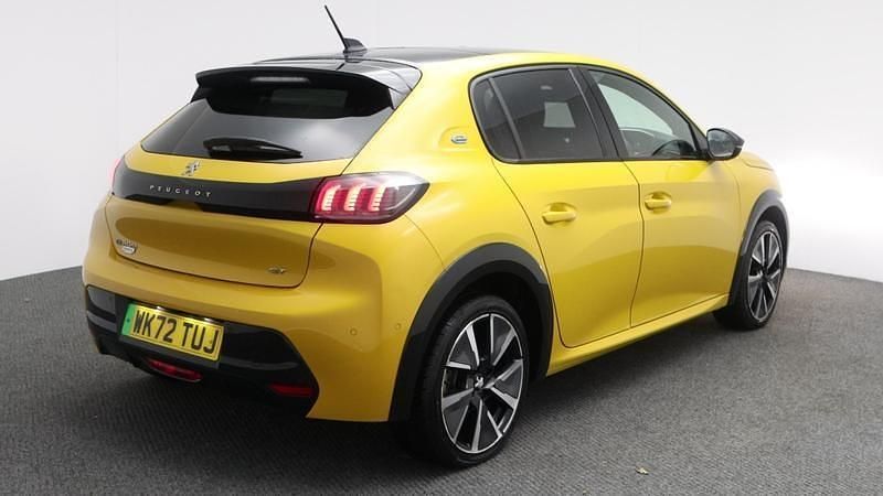 Used Peugeot e-208 GT 100 kW (136 HP) 2022 Yellow Hatchback