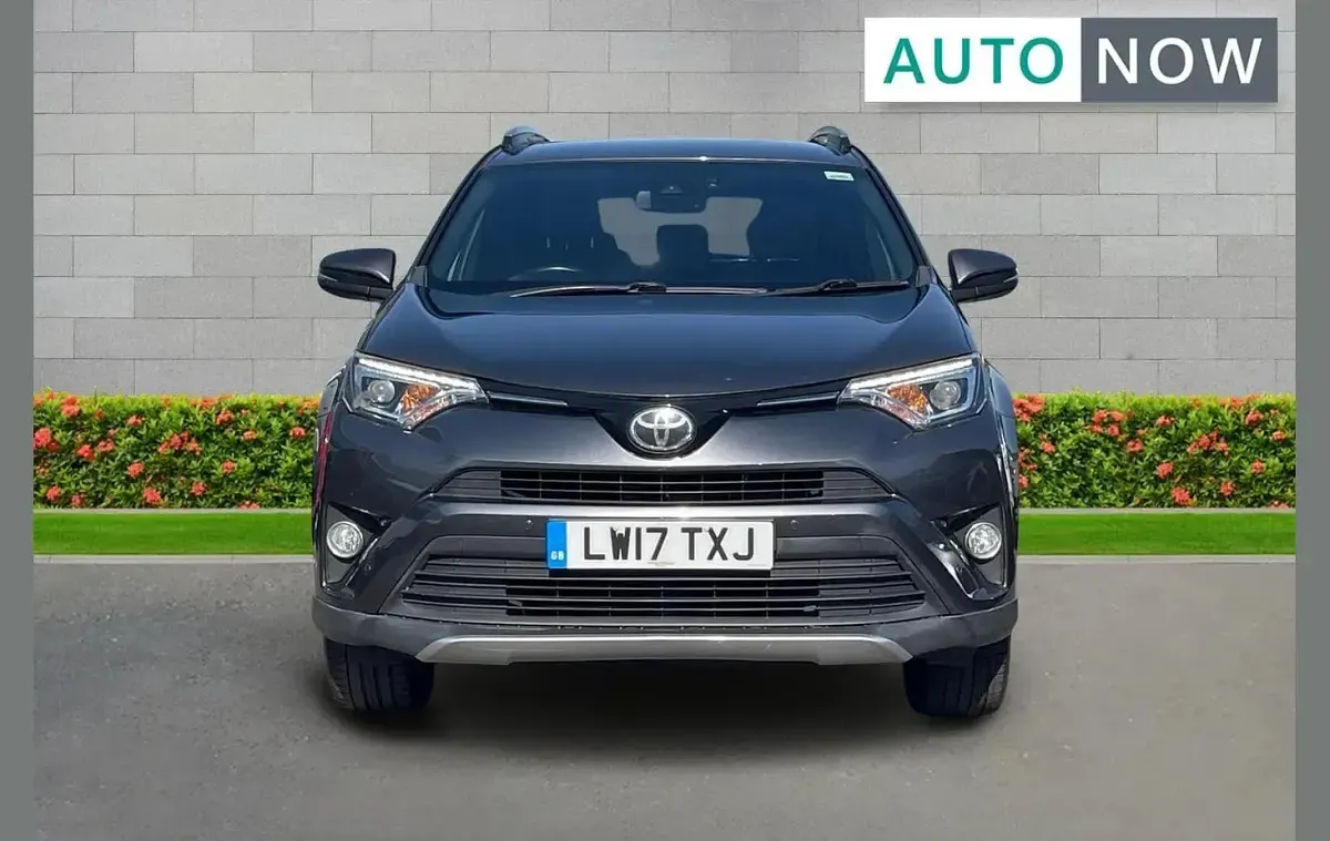 Used Toyota RAV4 143 HP (105 kW) 2017 Grey SUV