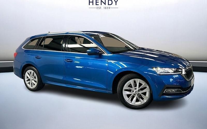 Race blue metallic Used 2020 Skoda Octavia SE L First Edition Estate | £14,999 (Fair price) - Image 1/4
