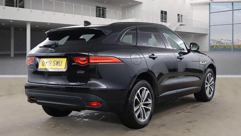 Used Jaguar F-Pace R-Sport 180 HP (132 kW) 2019 Black SUV
