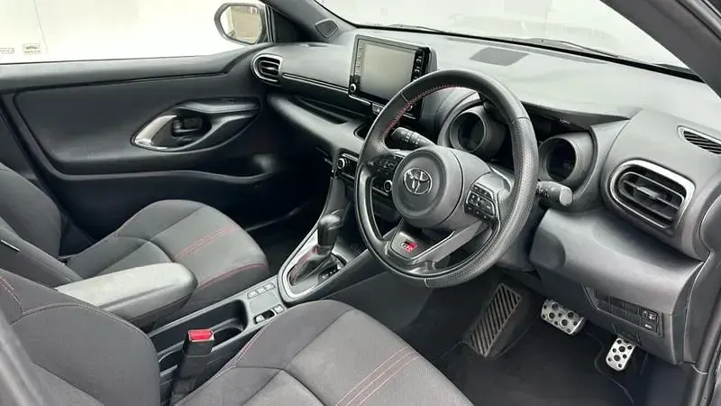Used Toyota Yaris Hybrid Sport 116 HP (85 kW) 2023 Black Hatchback