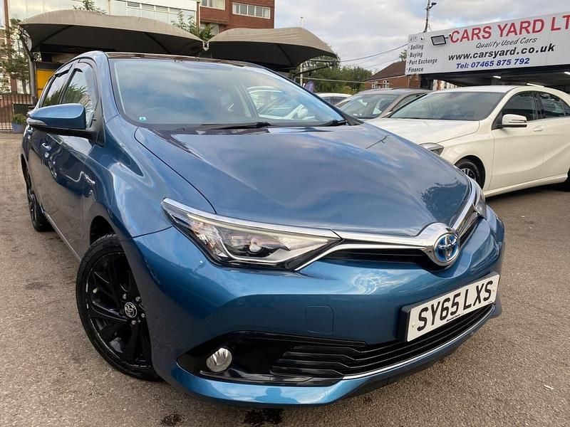 Blue Used 2015 Toyota Auris Hybrid Design Hatchback | £9,249 (Fair price) - Image 1/4