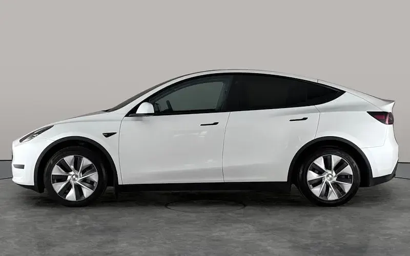 Used Tesla Model Y Standard Range 254 kW (346 HP) 2023 White SUV