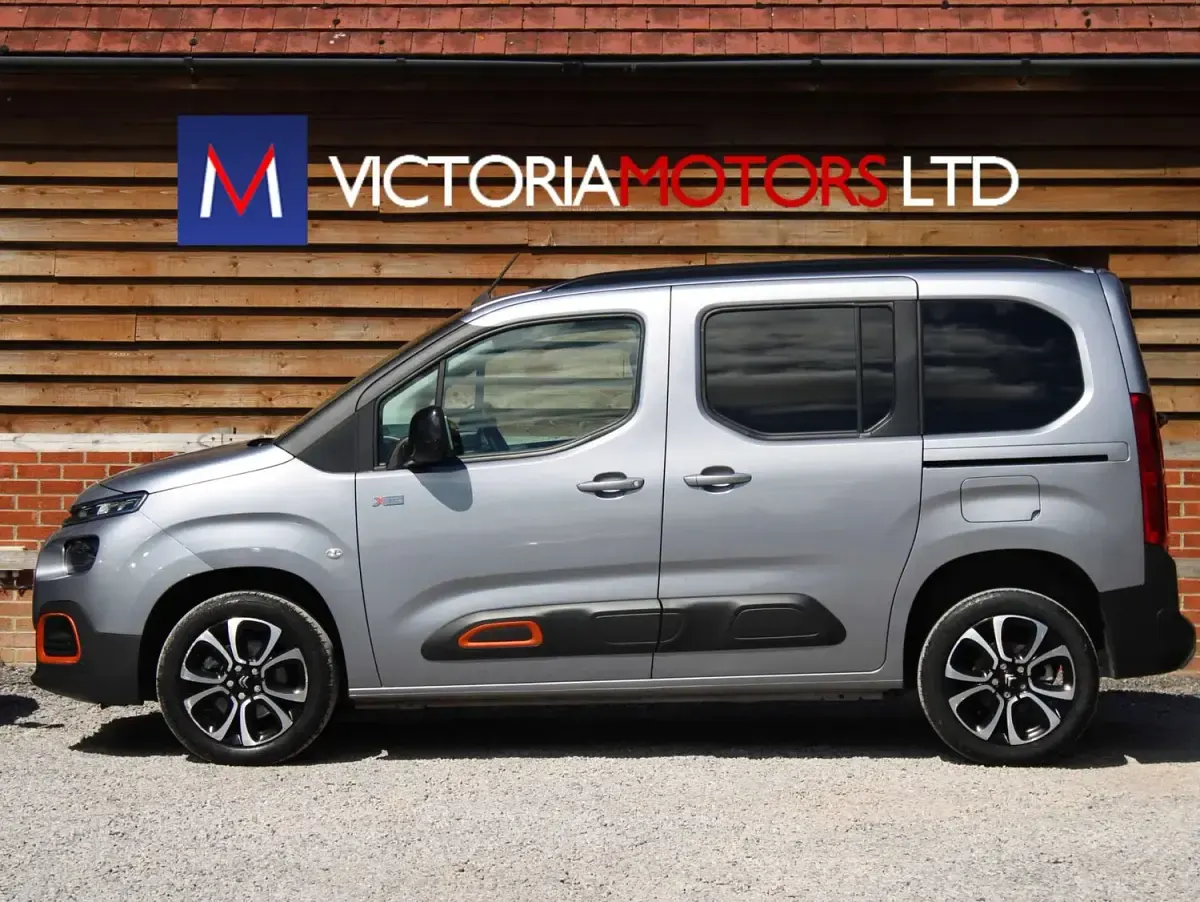 Used Citroën Berlingo Flair 130 HP (95 kW) 2023 Grey MPV