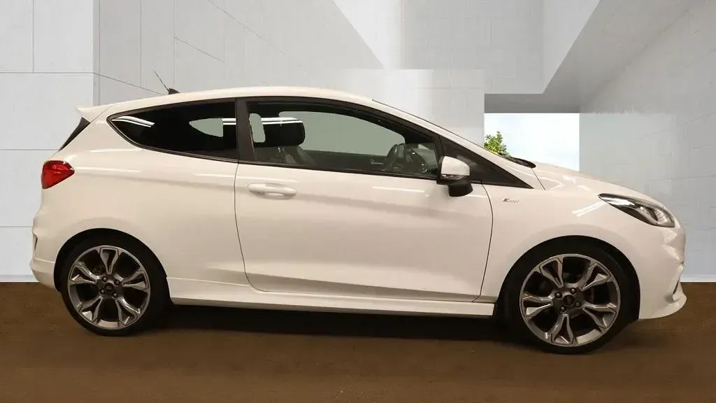 Used Ford Fiesta ST-Line X 125 HP (91 kW) 2020 White Hatchback
