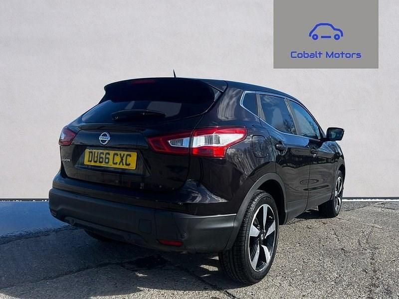Used Nissan Qashqai N-Connecta 115 HP (84 kW) 2016 Black SUV