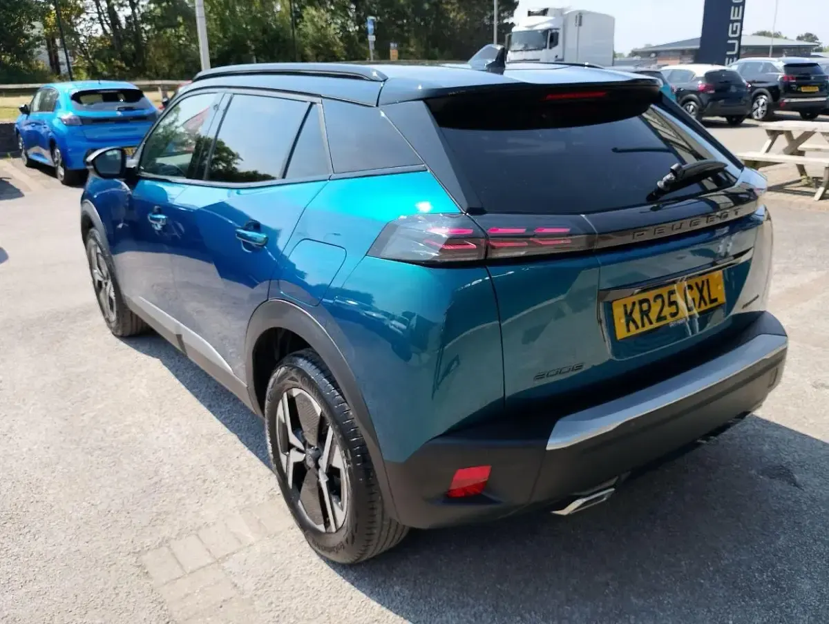 Used Peugeot 2008 GT 134 HP (98 kW) 2025 Blue SUV