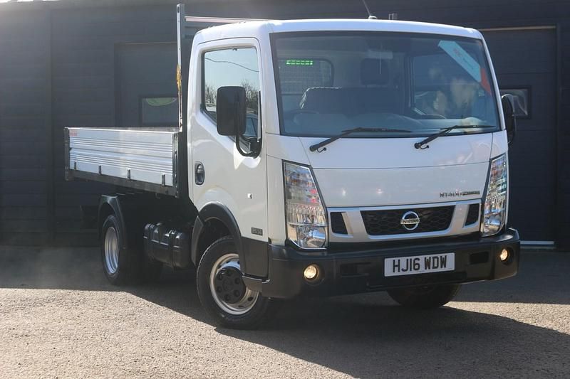 Usado Nissan Cabstar 2016 Branco Pickup