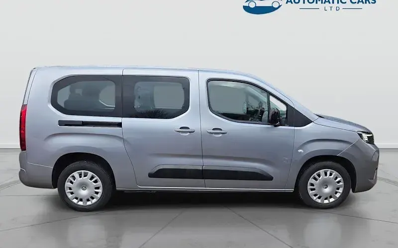 Used Vauxhall Combo Design Edition 100 kW (136 HP) 2026 MPV