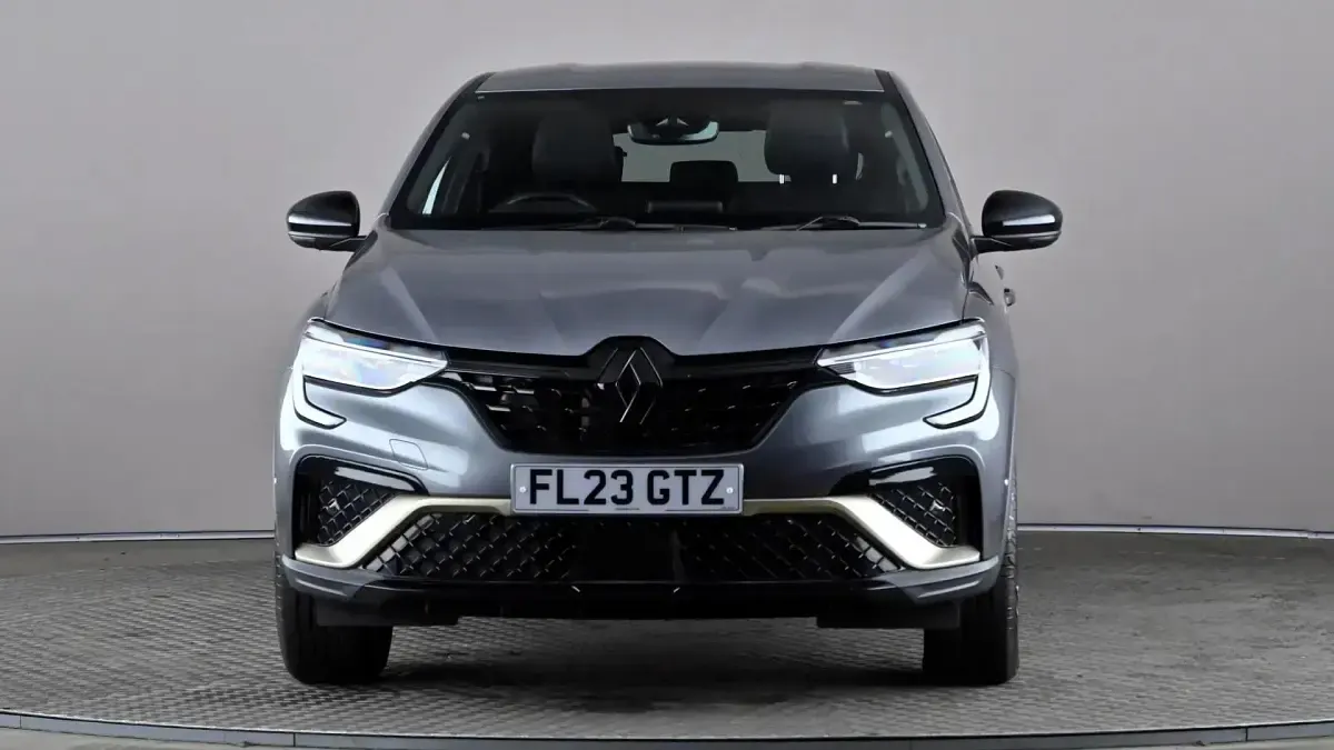 Usado Renault Arkana Engineered 142 HP (104 kW) 2023 Cinzento SUV