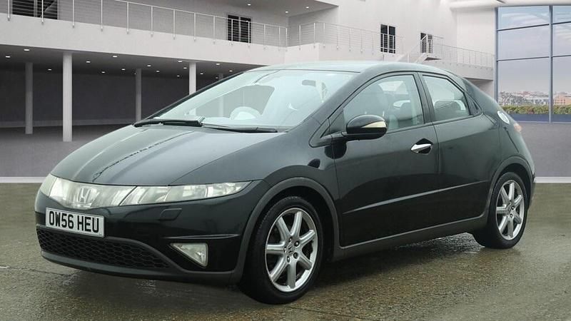 Begagnad Honda Civic EX 140 HK (102 kW) 2007 Svart Halvkombi