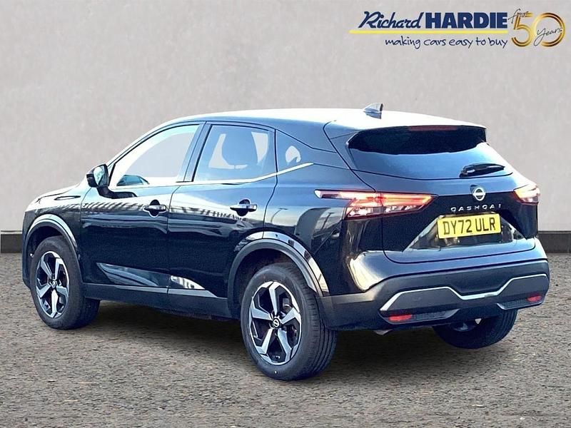 Black Used 2022 Nissan Qashqai N-Connecta SUV | £15,999 (Fair price) - Image 1/3
