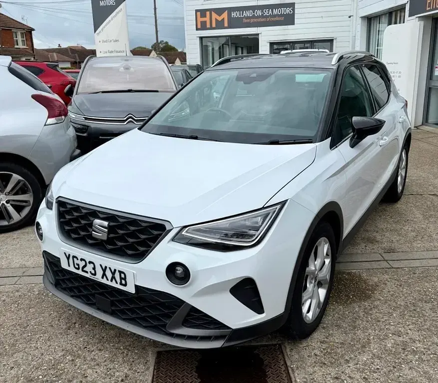 Used Seat Arona FR 110 HP (80 kW) 2023 White SUV