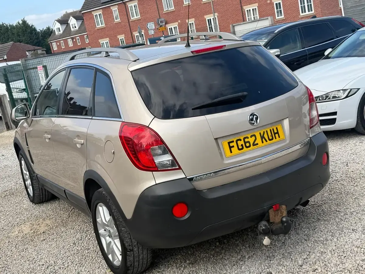 Used Vauxhall Antara 163 HP (119 kW) 2012 Yellow SUV