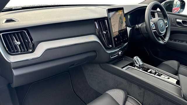 Used Volvo XC60 Plus 345 HP (253 kW) 2025 Black SUV