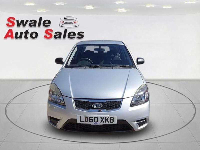 Used Kia Rio 95 HP (69 kW) 2010 Silver Hatchback