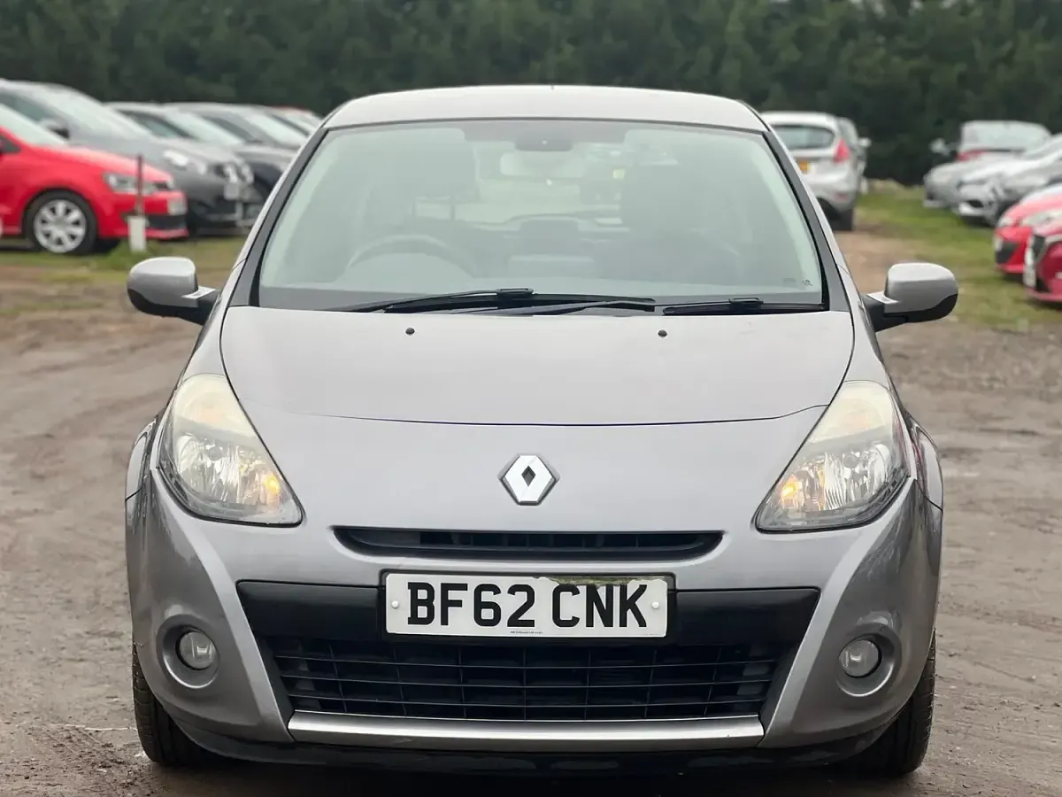 Used Renault Clio Dynamique 75 HP (55 kW) 2013 Grey Hatchback