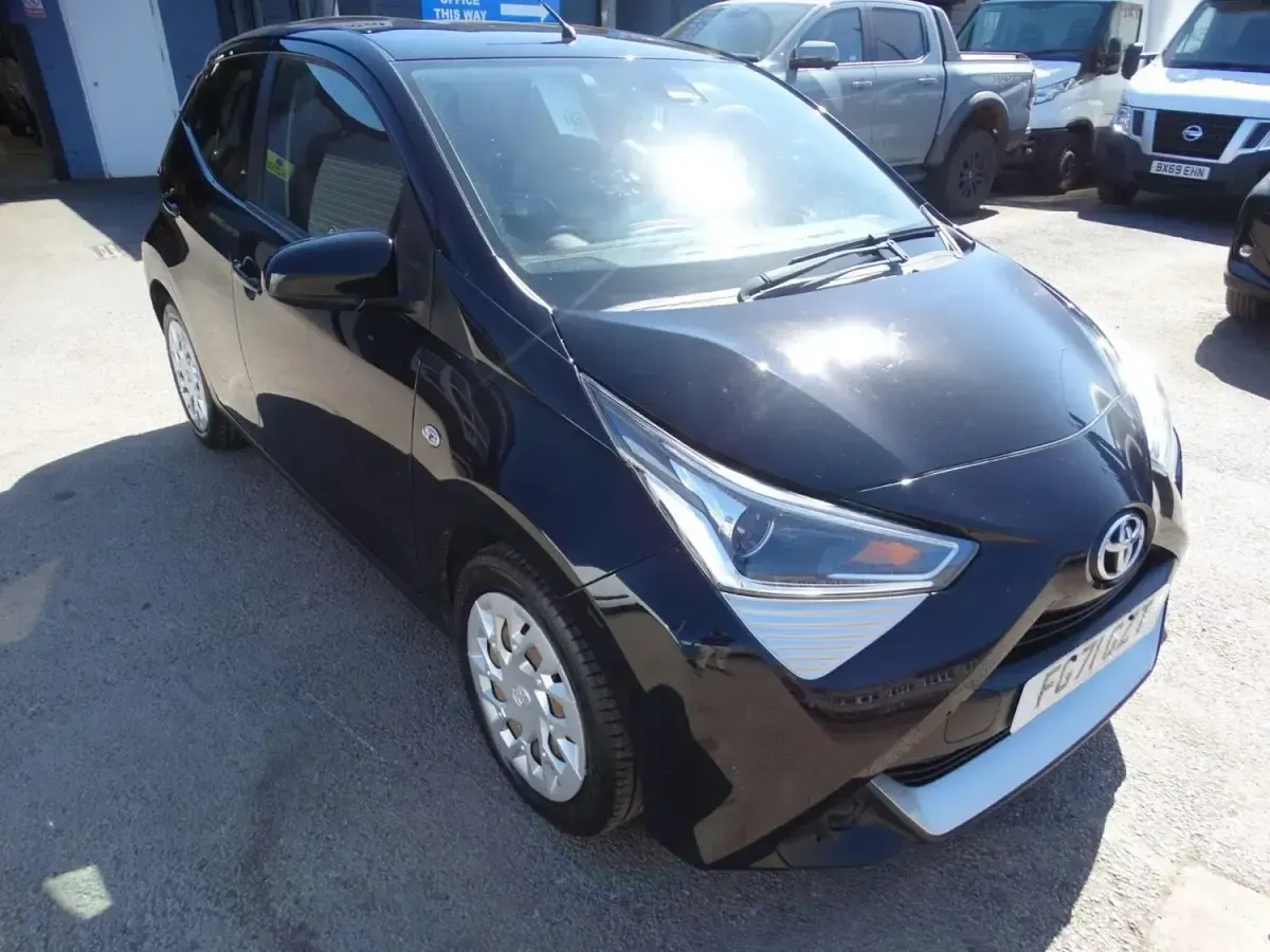Usado Toyota Aygo X-play 2021 Preto Citadino