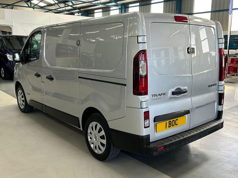 Usado Renault Trafic Business 2015 Prateado Monovolume