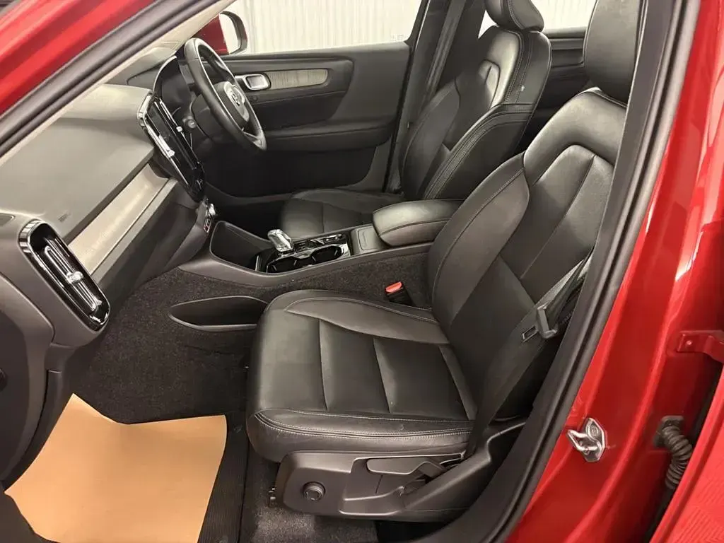 Used Volvo XC40 Inscription 2020 Red SUV