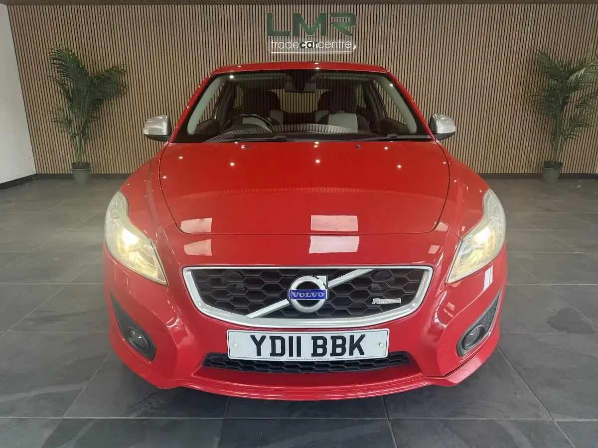 Used Volvo C30 R-Design 115 HP (84 kW) 2011 Red Hatchback