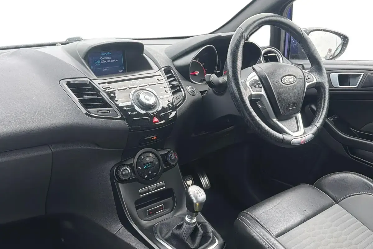 Used Ford Fiesta ST 182 HP (133 kW) 2017 Blue Hatchback