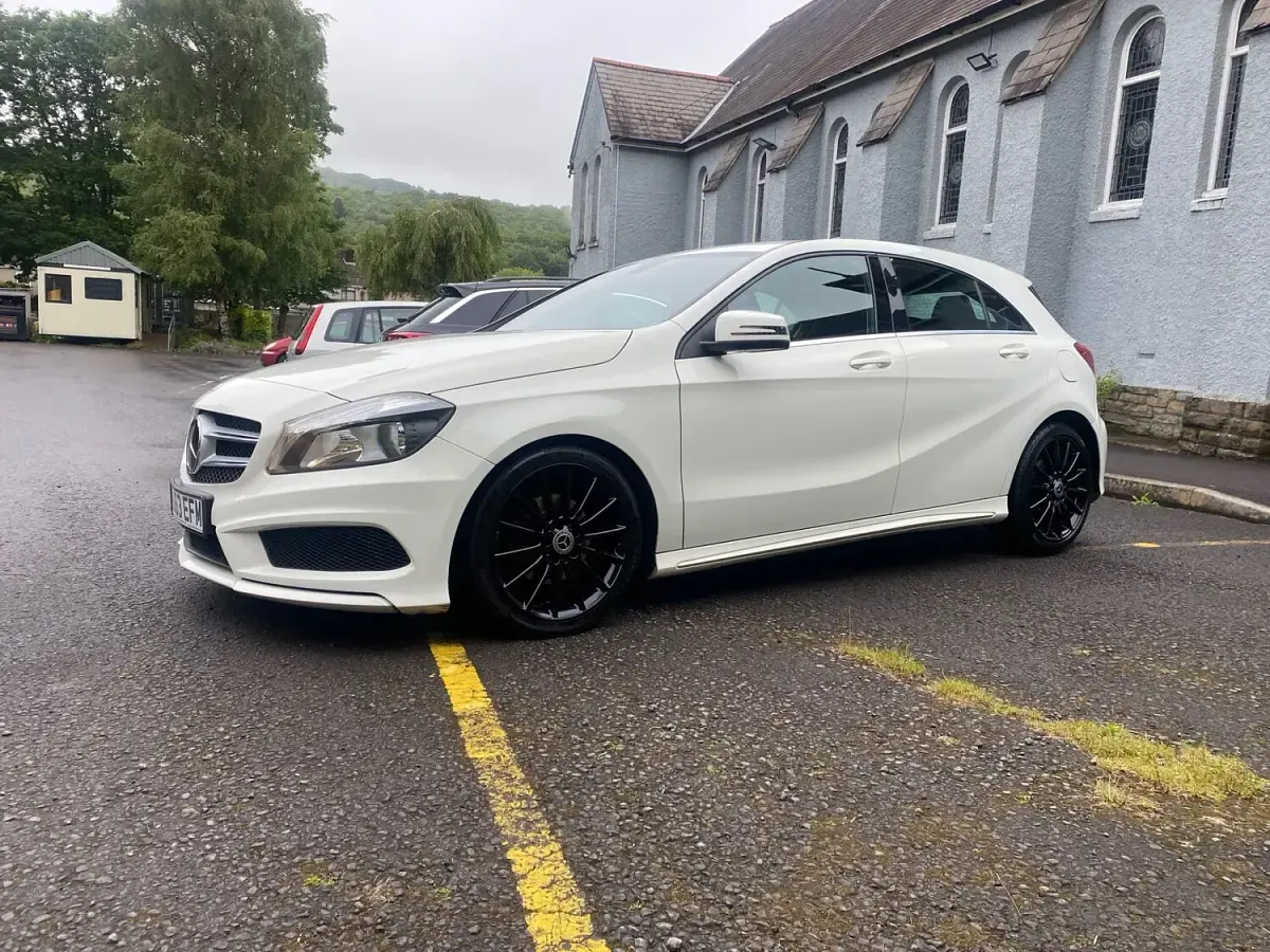 Used Mercedes A200 AMG 2013 White Hatchback