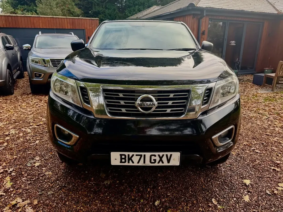 Usado Nissan Navara Acenta 2021 Negro Pickup/Camioneta