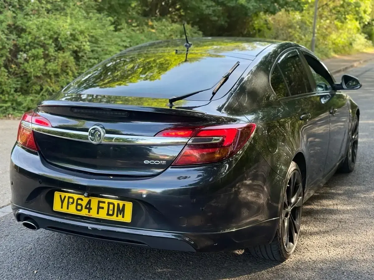 Used Vauxhall Insignia SRi 138 HP (101 kW) 2014 Black Hatchback