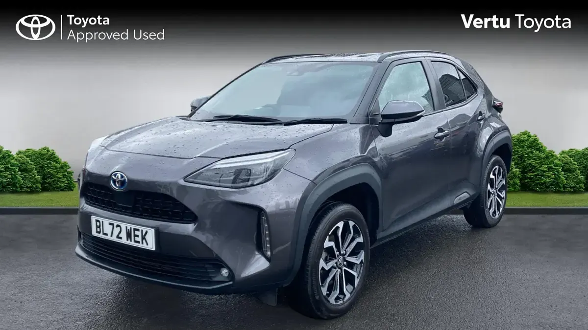 Used Toyota Yaris Hybrid Design 116 HP (85 kW) 2023 Decuma grey Estate