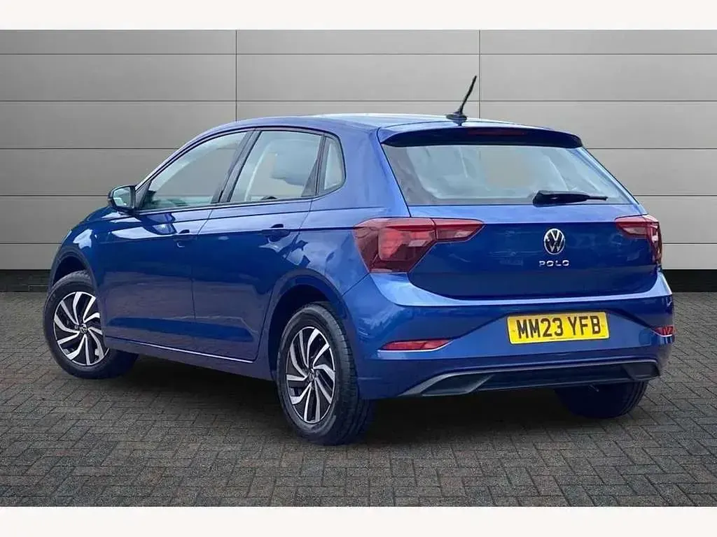 Used VW Polo Life 95 HP (69 kW) 2023 Blue Hatchback