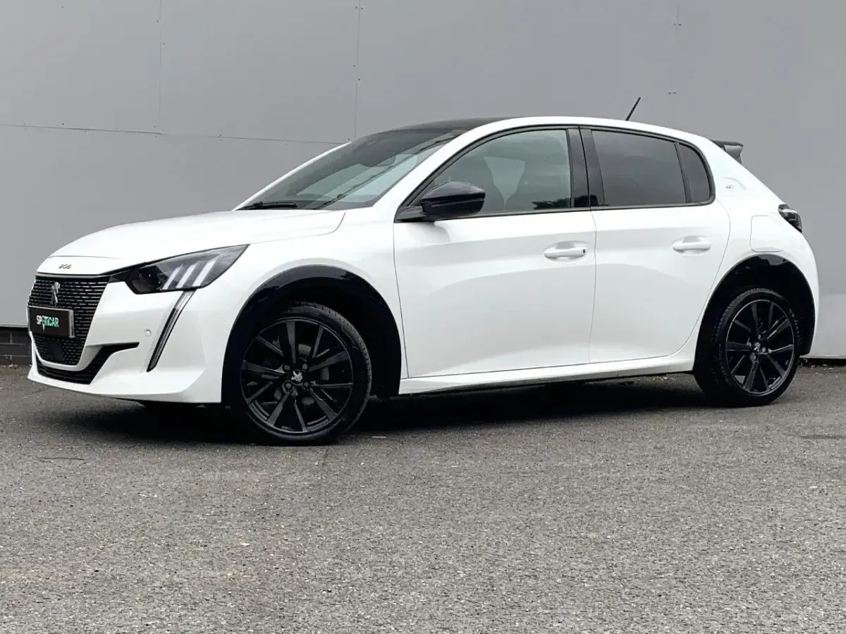 Used Peugeot 208 GTi 100 HP (73 kW) 2023 White Hatchback