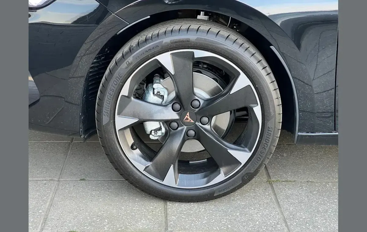 New Cupra Leon 147 HP (108 kW) 2025 Other Hatchback