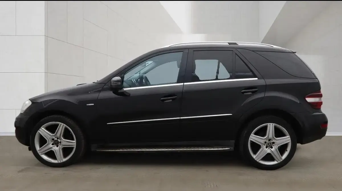 Used Mercedes ML300 204 HP (150 kW) 2011 Black SUV