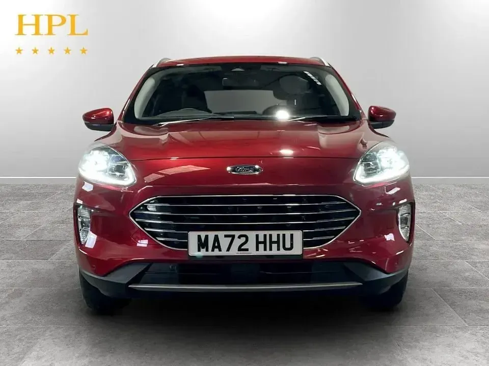 Usado Ford Kuga Titanium 150 HP (110 kW) 2022 Vermelho SUV