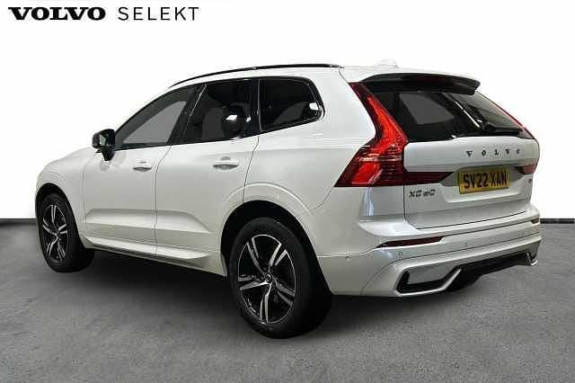 Used Volvo XC60 R-Design 247 HP (181 kW) 2022 White SUV