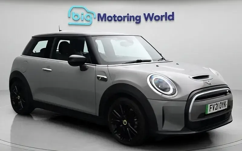 Used Mini Cooper Level 2 135 kW (184 HP) 2023 Hatchback